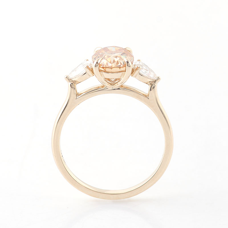 Anello con tre pietre in oro g - Moissanite Ring recensione e prezzo