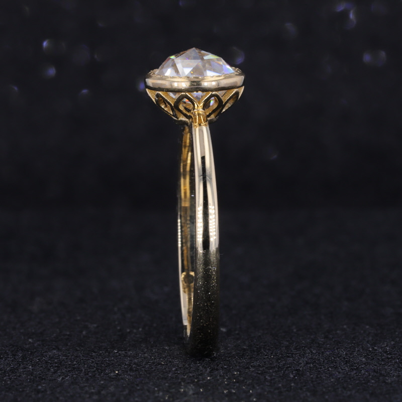Anello di fidanzamento in oro  - Moissanite Ring recensione e prezzo