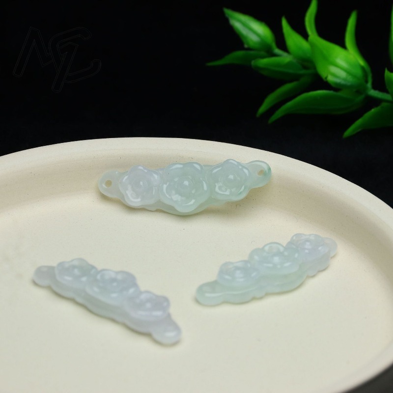 1 Pezzo Fiore in Giada Natural - Jewelry & Watches Vitopoulos Reviews recensione e prezzo